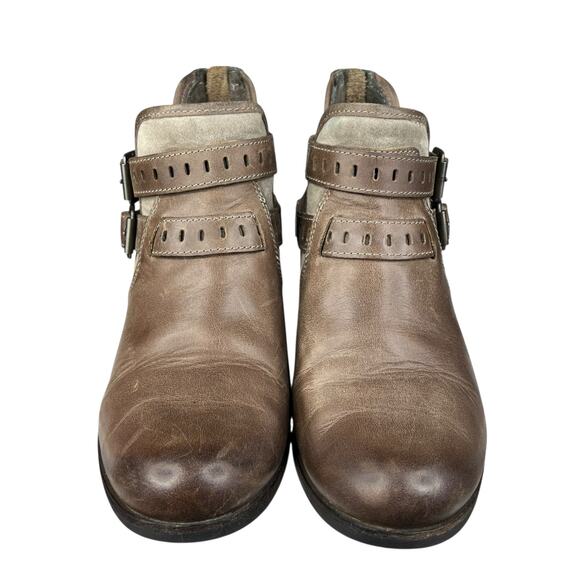 UGG Women’s Patsy Brown Leather Buckle Ankle Boot Size US 9.5 - Picture 7 of 11